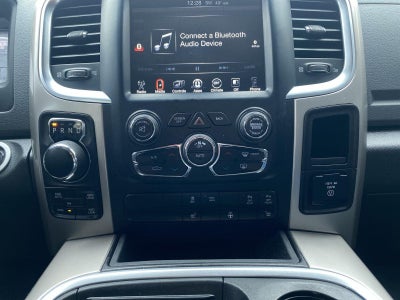 2017 RAM 1500 Big Horn Crew Cab 4x4 5'7" Box