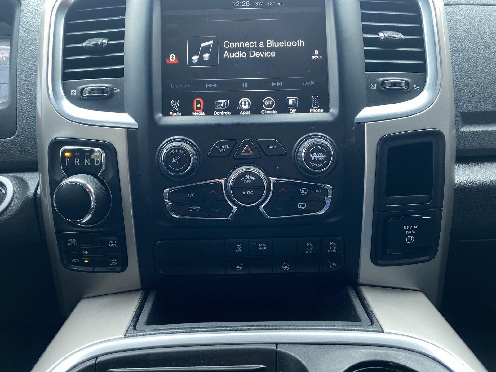 2017 RAM 1500 Big Horn Crew Cab 4x4 5'7" Box