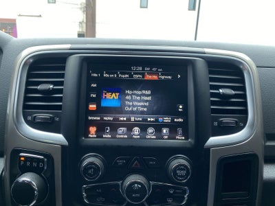 2017 RAM 1500 Big Horn Crew Cab 4x4 5'7" Box