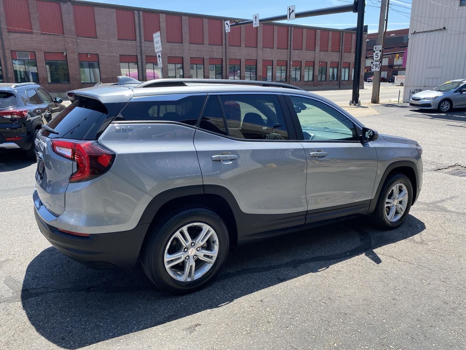2023 GMC Terrain SLE