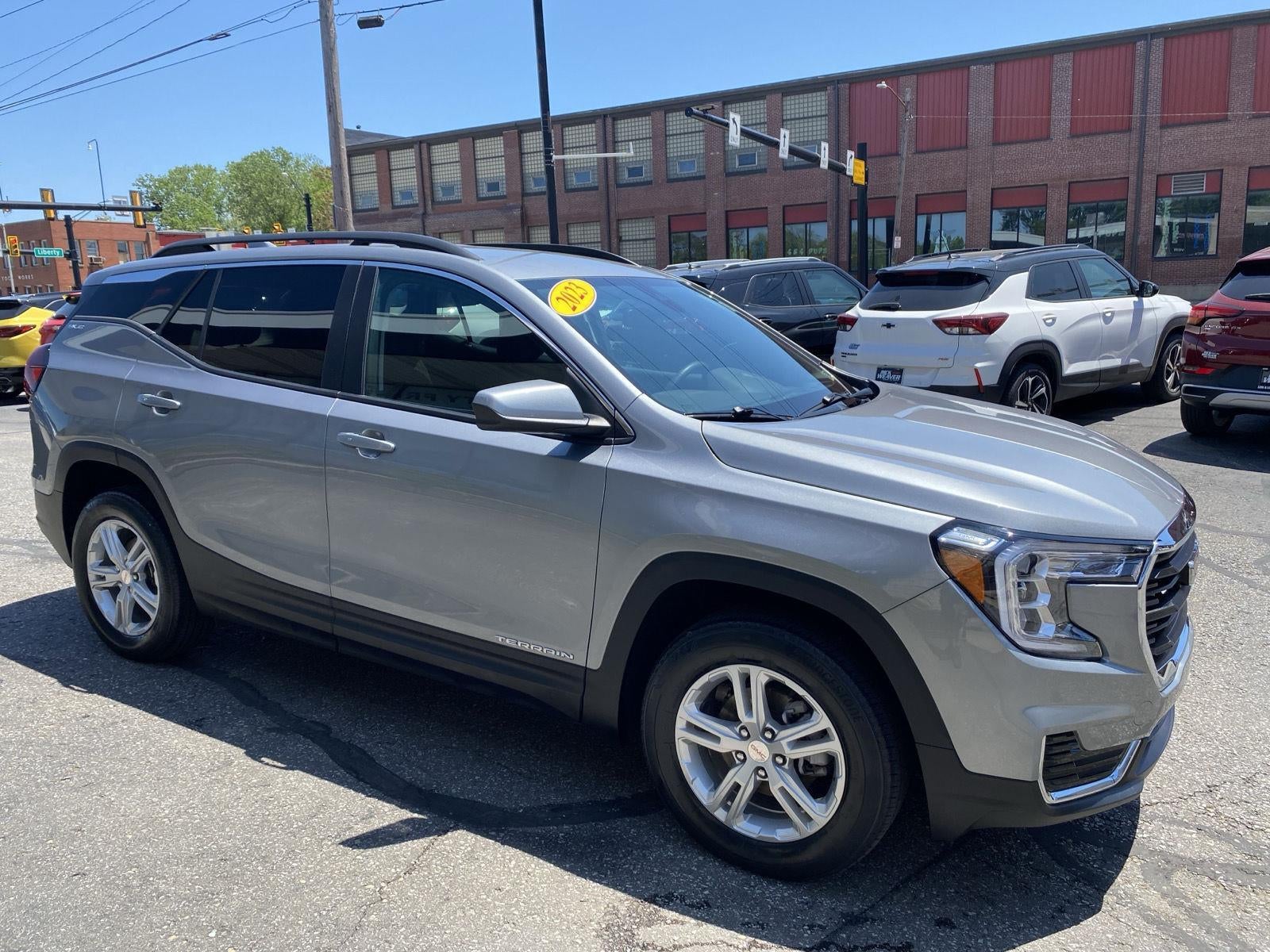 2023 GMC Terrain SLE