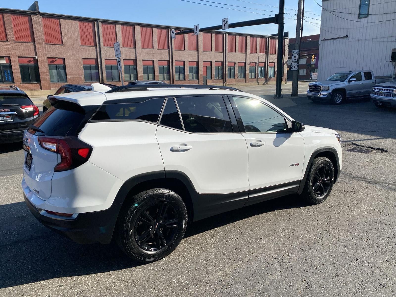 2023 GMC Terrain AT4