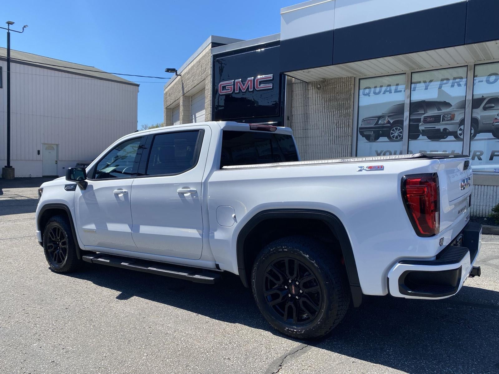 2025 GMC Sierra 1500 Elevation