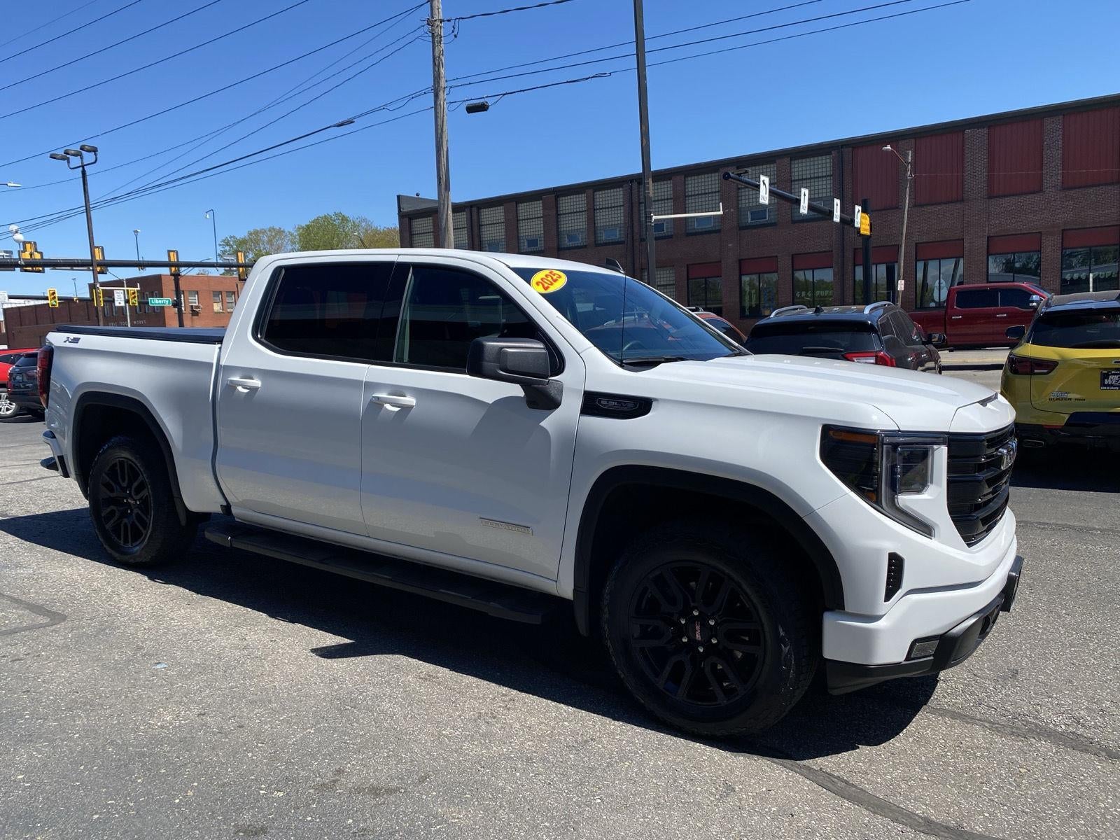 2025 GMC Sierra 1500 Elevation