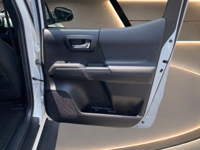 2022 Toyota Tacoma 4WD SR