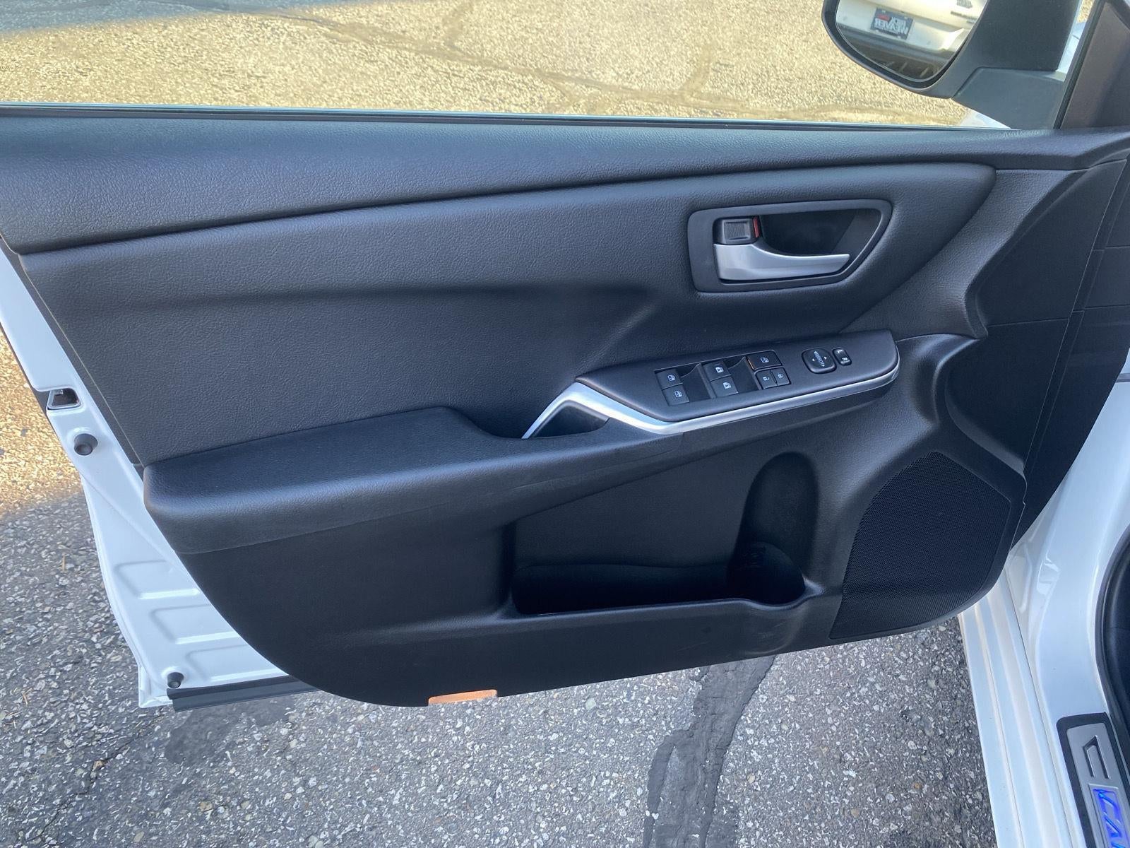 2016 Toyota Camry XSE