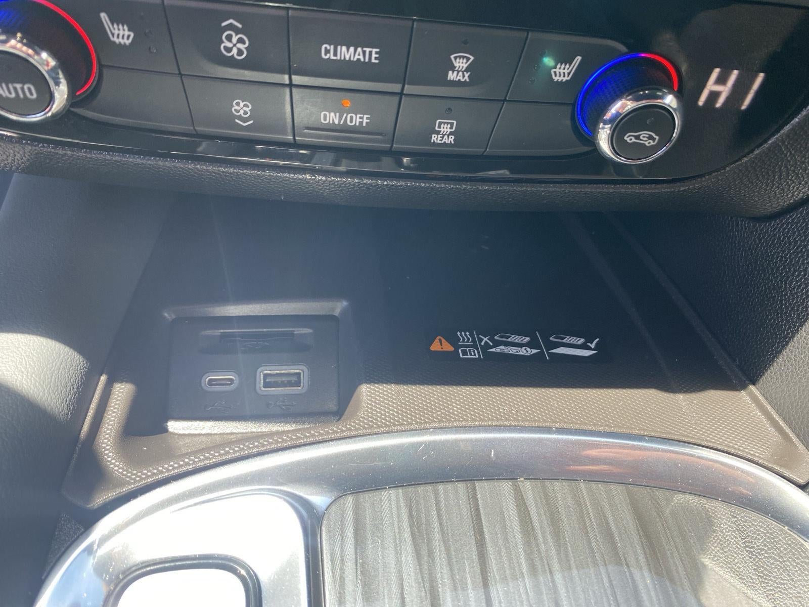2024 Buick Enclave Essence