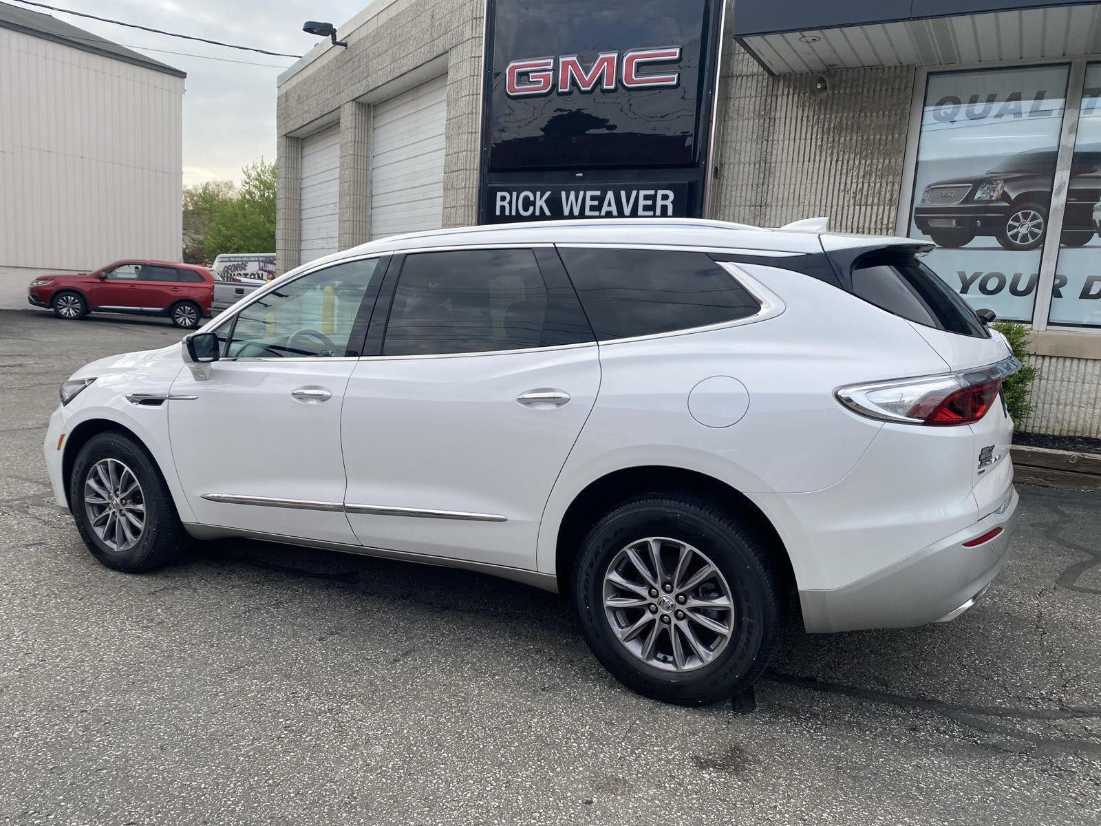 2023 Buick Enclave Essence