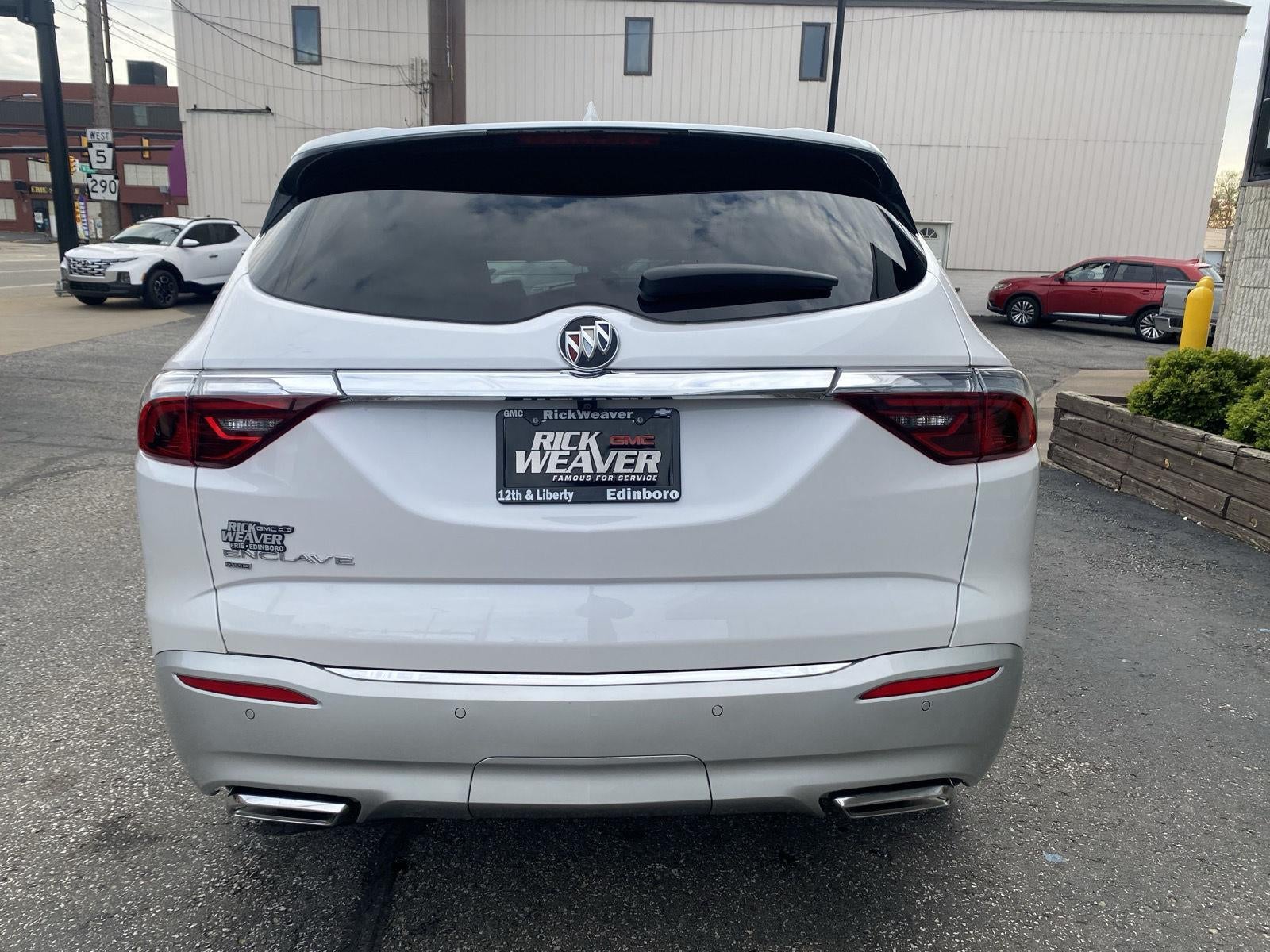 2023 Buick Enclave Essence