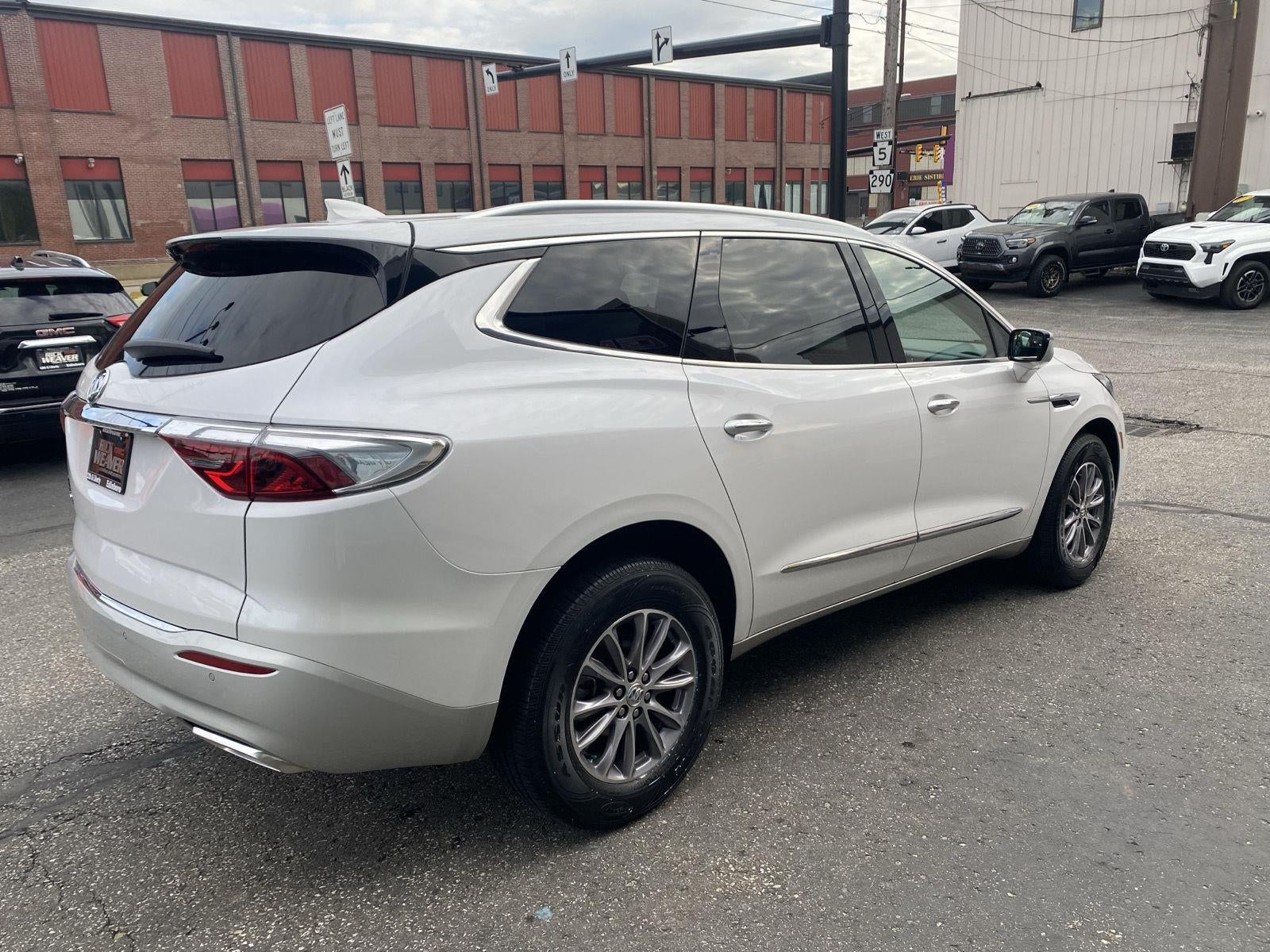 2023 Buick Enclave Essence