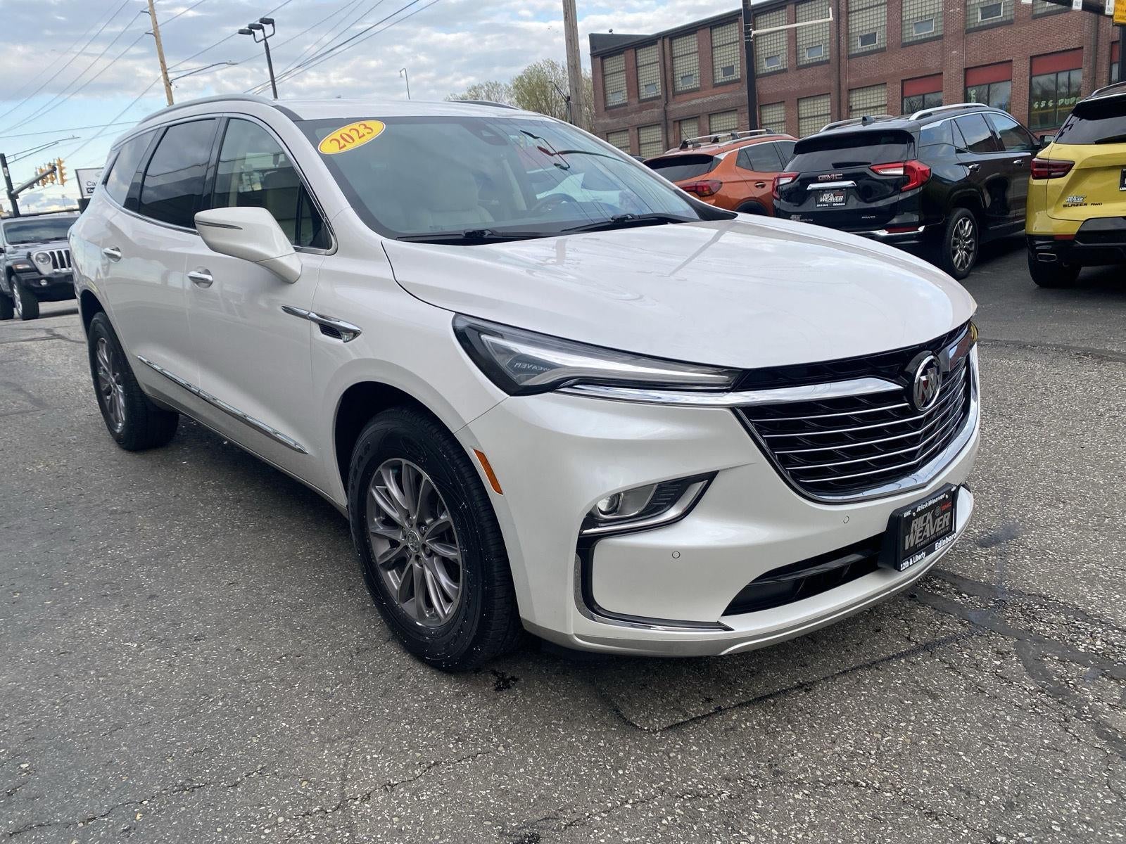 2023 Buick Enclave Essence