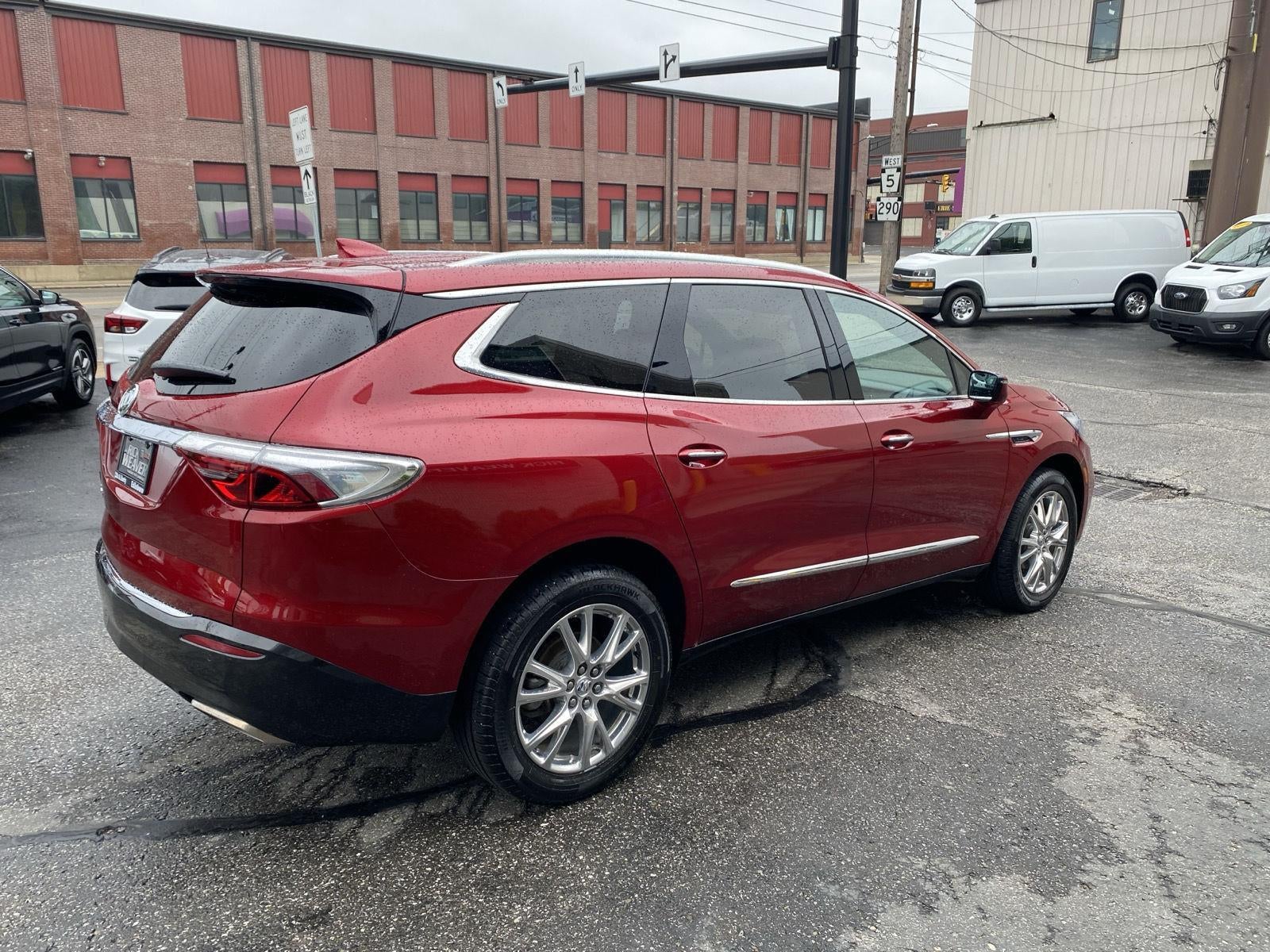 2023 Buick Enclave Essence