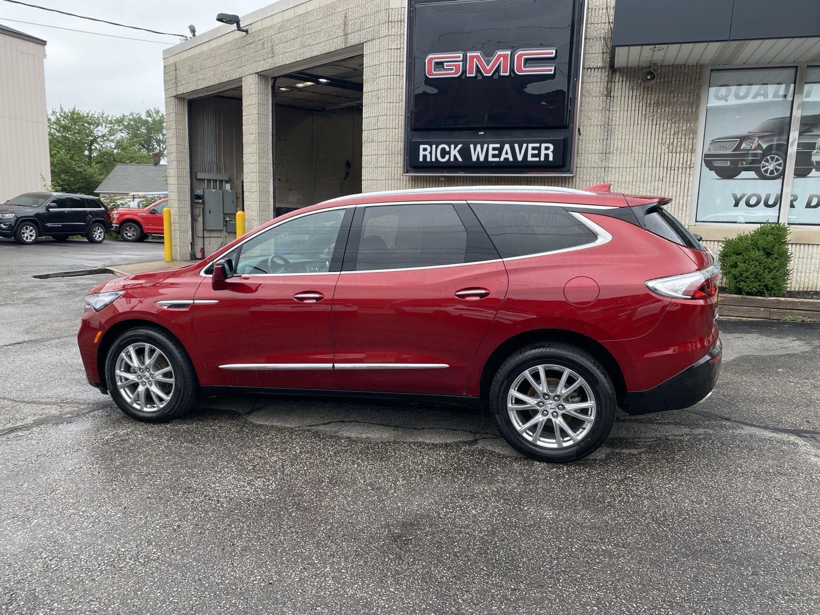 2023 Buick Enclave Essence