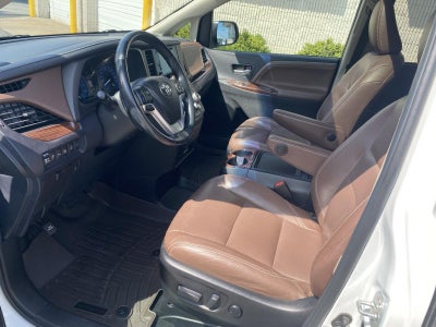 2017 Toyota Sienna Limited Premium 7 Passenger