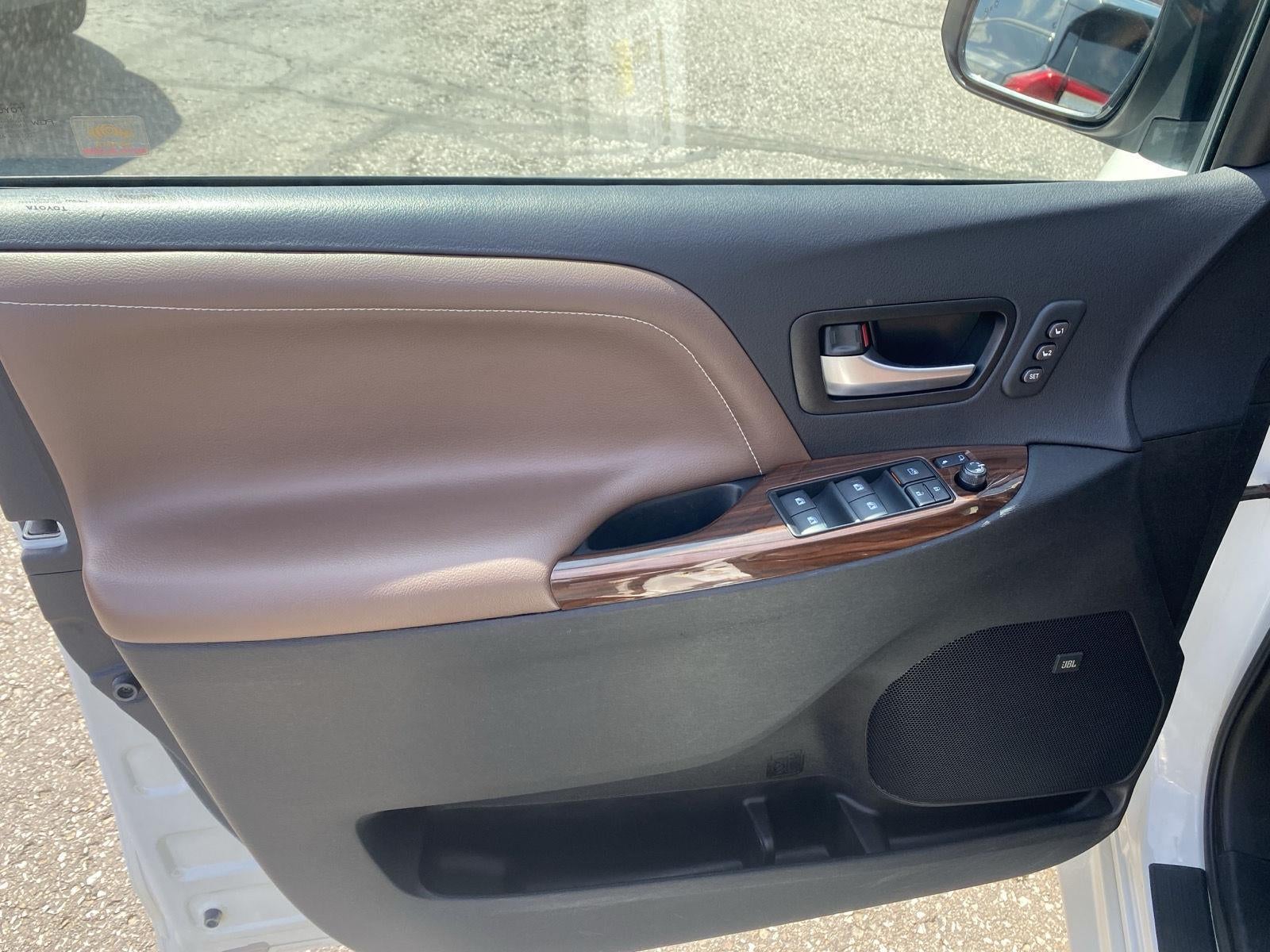 2017 Toyota Sienna Limited Premium 7 Passenger