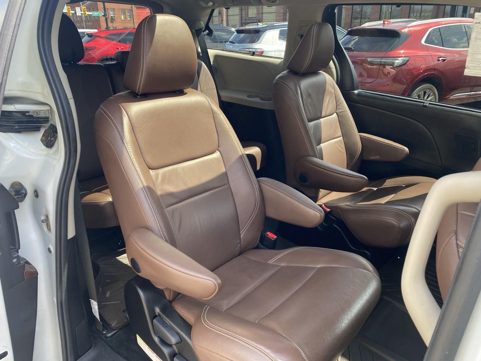 2017 Toyota Sienna Limited Premium 7 Passenger
