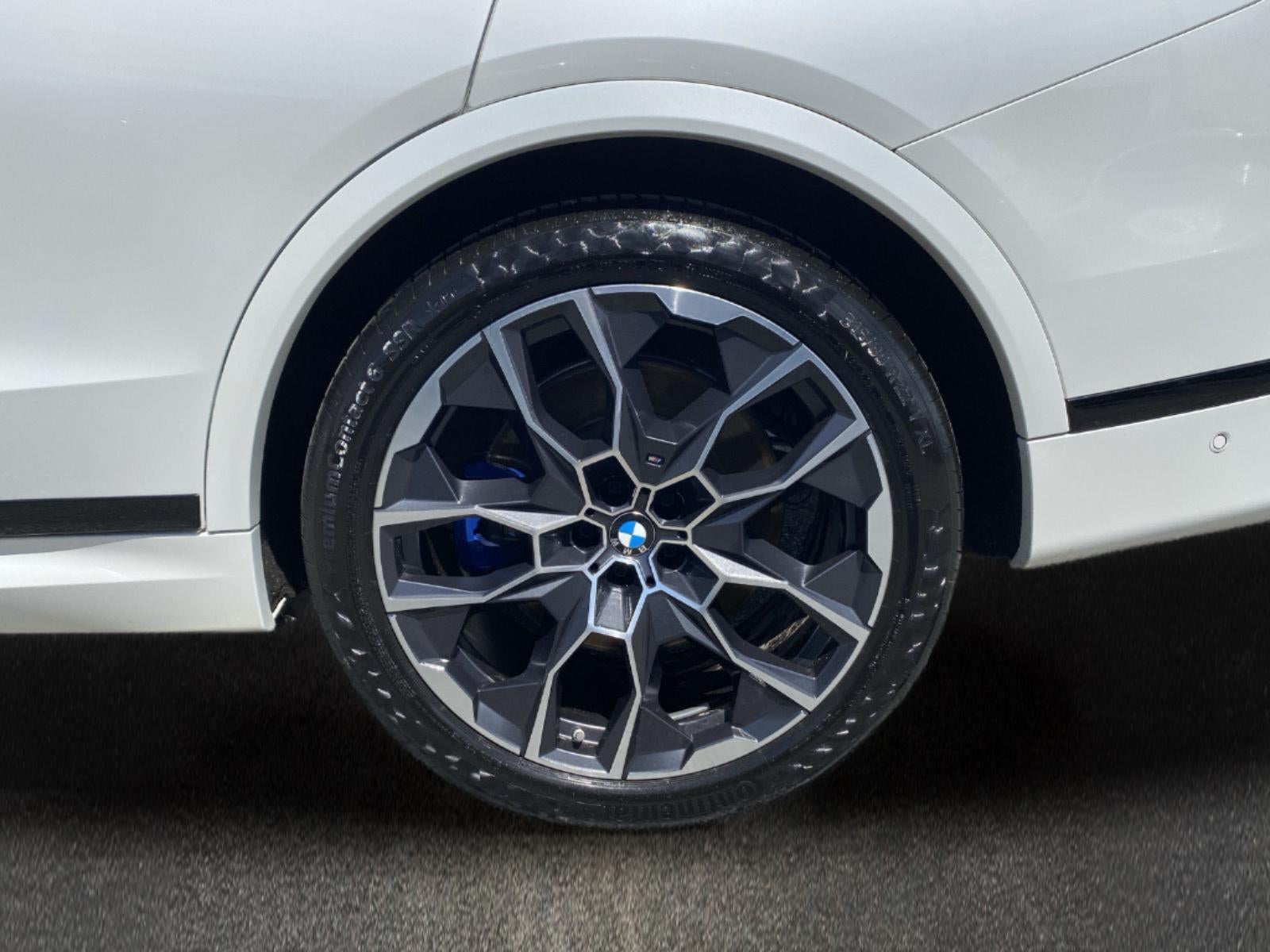 2024 BMW X7 M60i