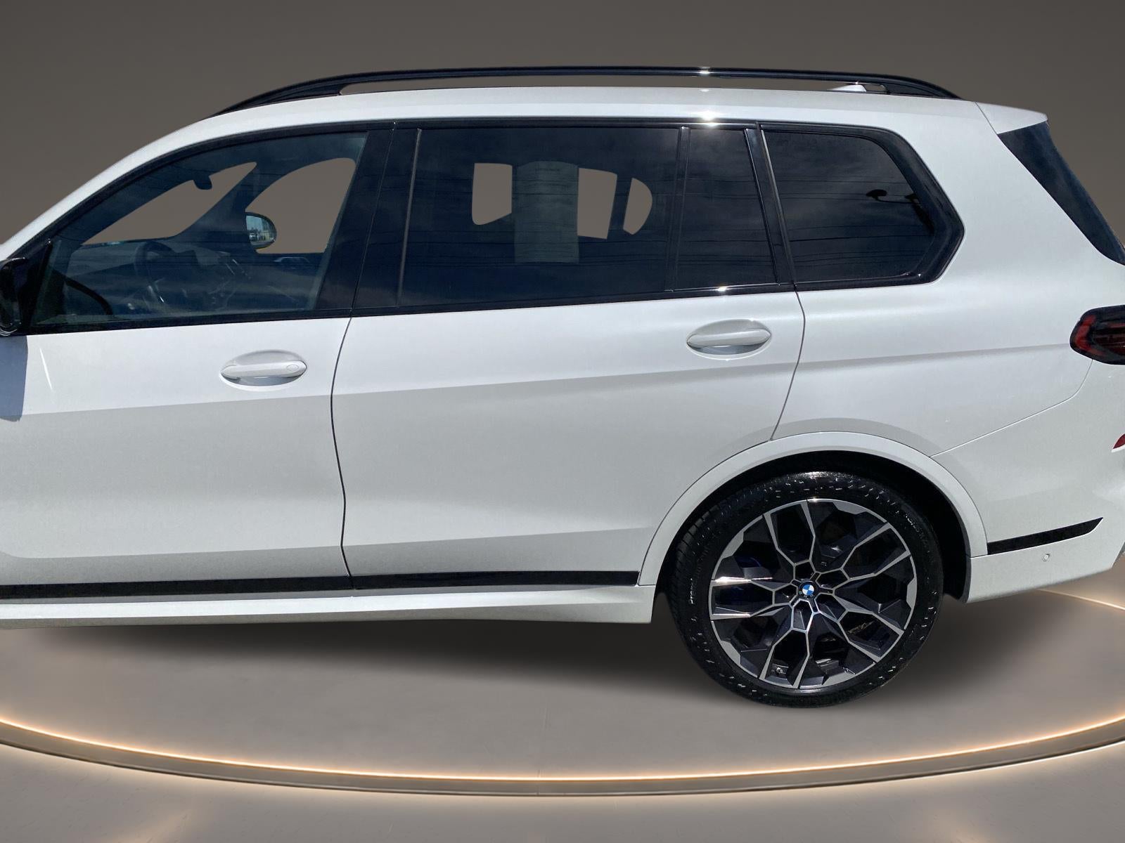 2024 BMW X7 M60i