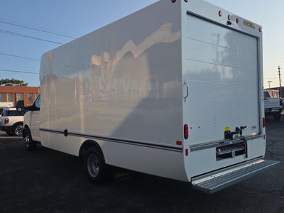 2025 GMC Savana Cutaway 3500 1WT