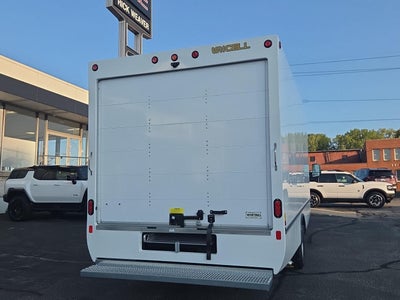 2025 GMC Savana Cutaway 3500 1WT