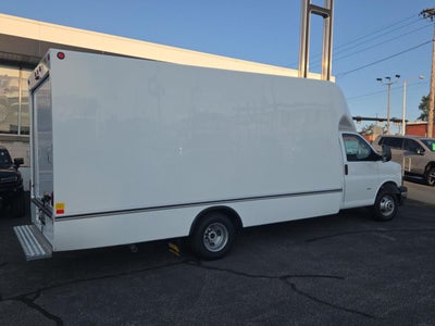 2025 GMC Savana Cutaway 3500 1WT