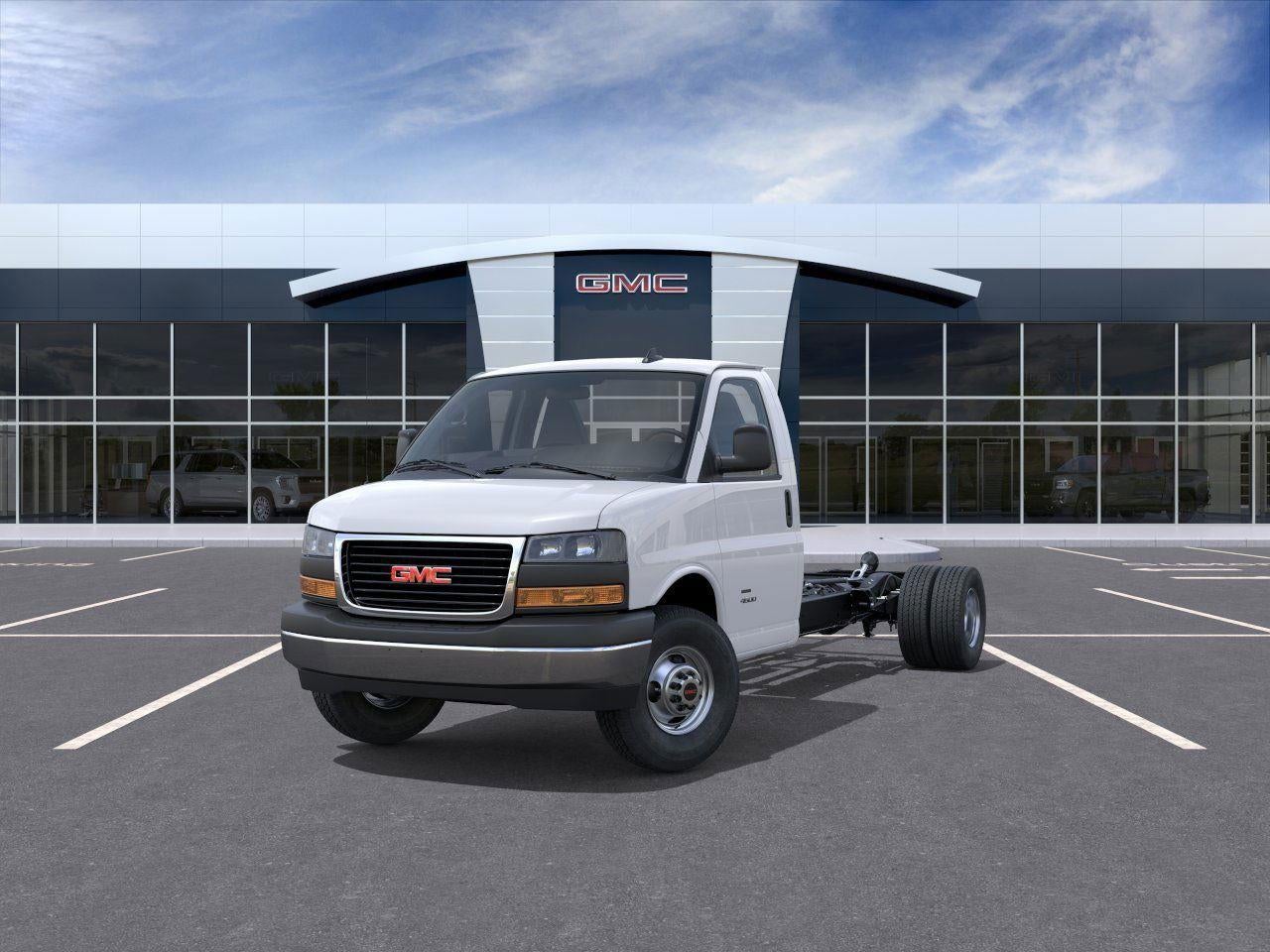 2025 GMC Savana Cutaway 3500 1WT