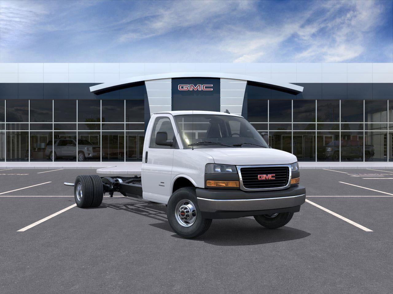 2025 GMC Savana Cutaway 3500 1WT