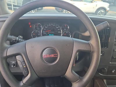 2025 GMC Savana Cutaway 3500 1WT