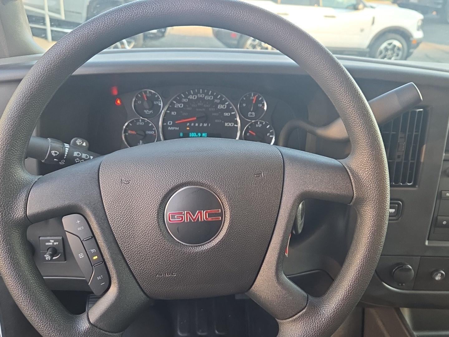 2025 GMC Savana Cutaway 3500 1WT