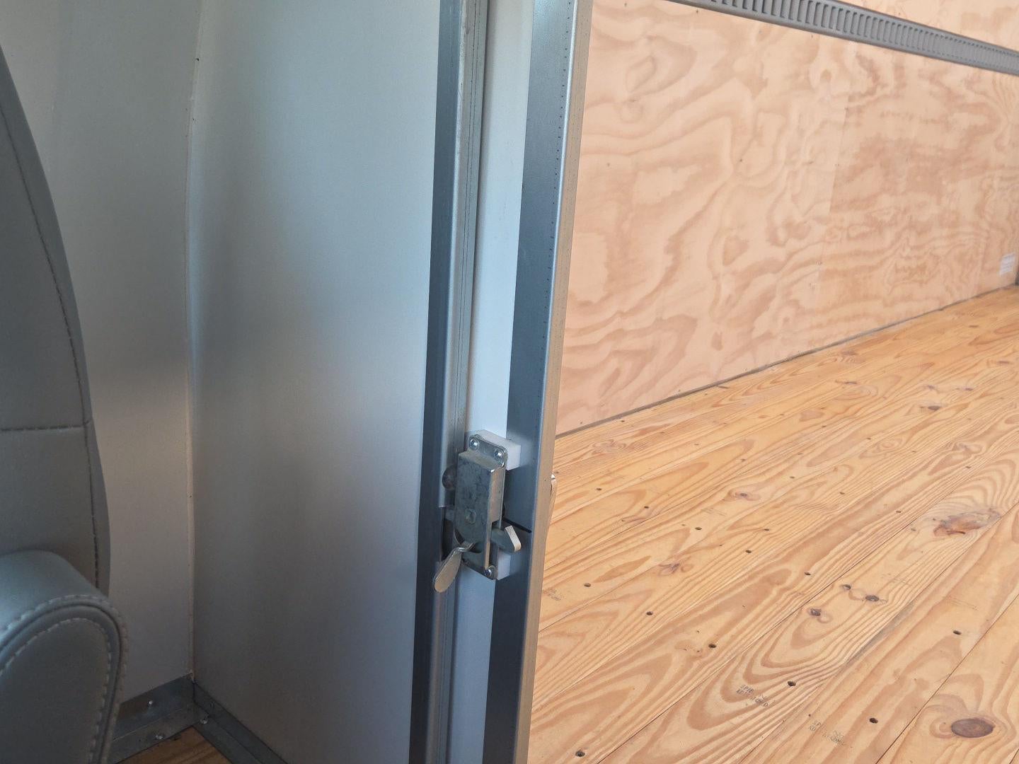 2025 GMC Savana Cutaway 3500 1WT