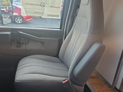 2025 GMC Savana Cutaway 3500 1WT