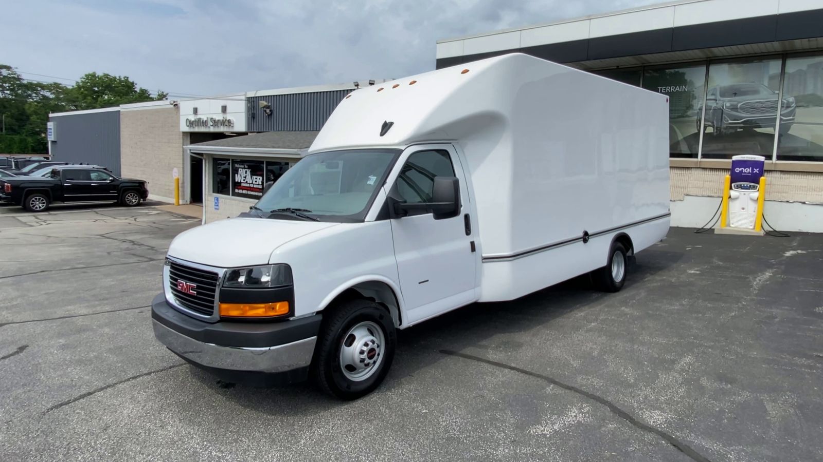 2025 GMC Savana Cutaway 3500 1WT
