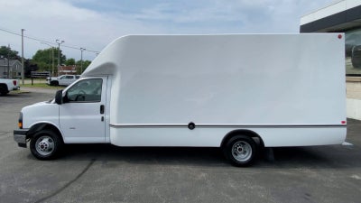 2025 GMC Savana Cutaway 3500 1WT