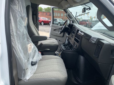 2025 GMC Savana Cutaway 3500 1WT