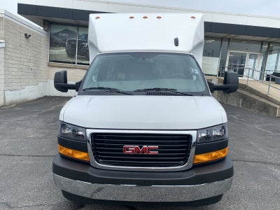 2025 GMC Savana Cutaway 3500 1WT