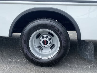 2025 GMC Savana Cutaway 3500 1WT