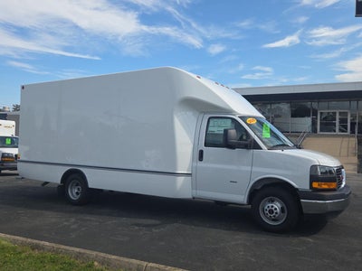 2025 GMC Savana Cutaway 3500 1WT