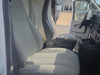 2025 GMC Savana Cutaway 3500 1WT