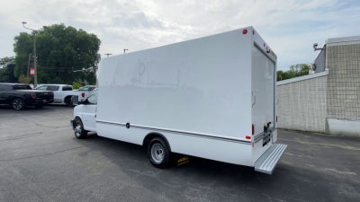 2025 GMC Savana Cutaway 3500 1WT