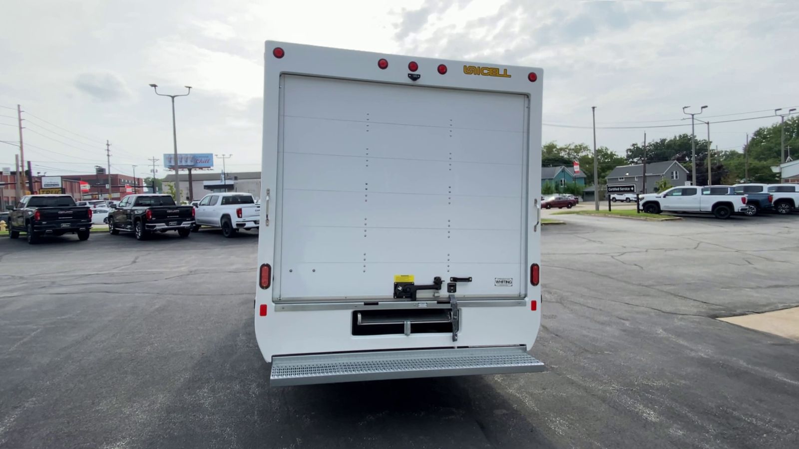 2025 GMC Savana Cutaway 3500 1WT