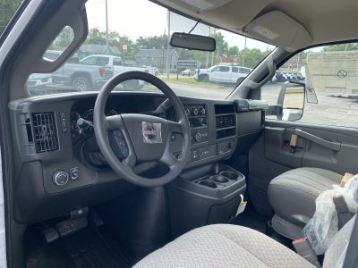 2025 GMC Savana Cutaway 3500 1WT