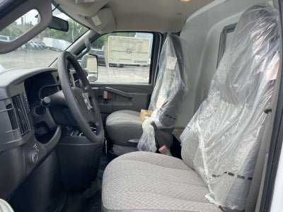 2025 GMC Savana Cutaway 3500 1WT