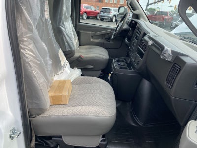 2025 GMC Savana Cutaway 3500 1WT