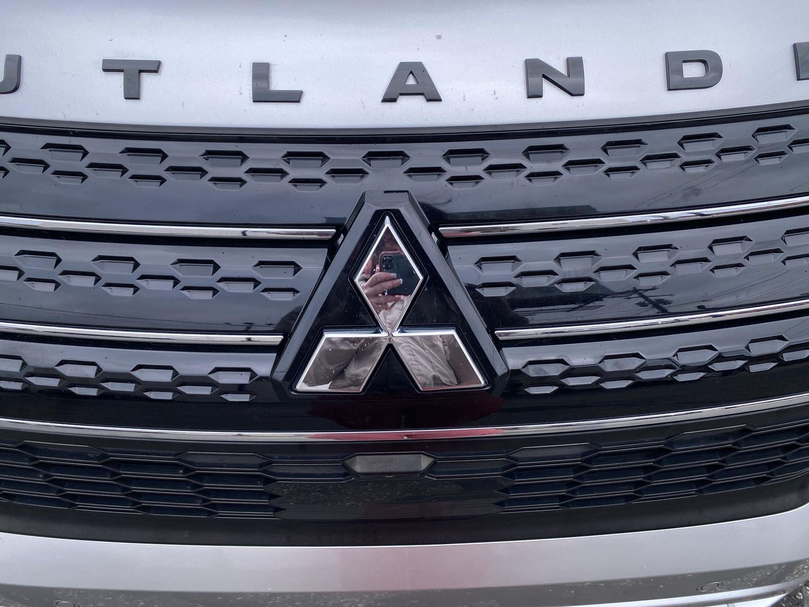 2022 Mitsubishi Outlander SE