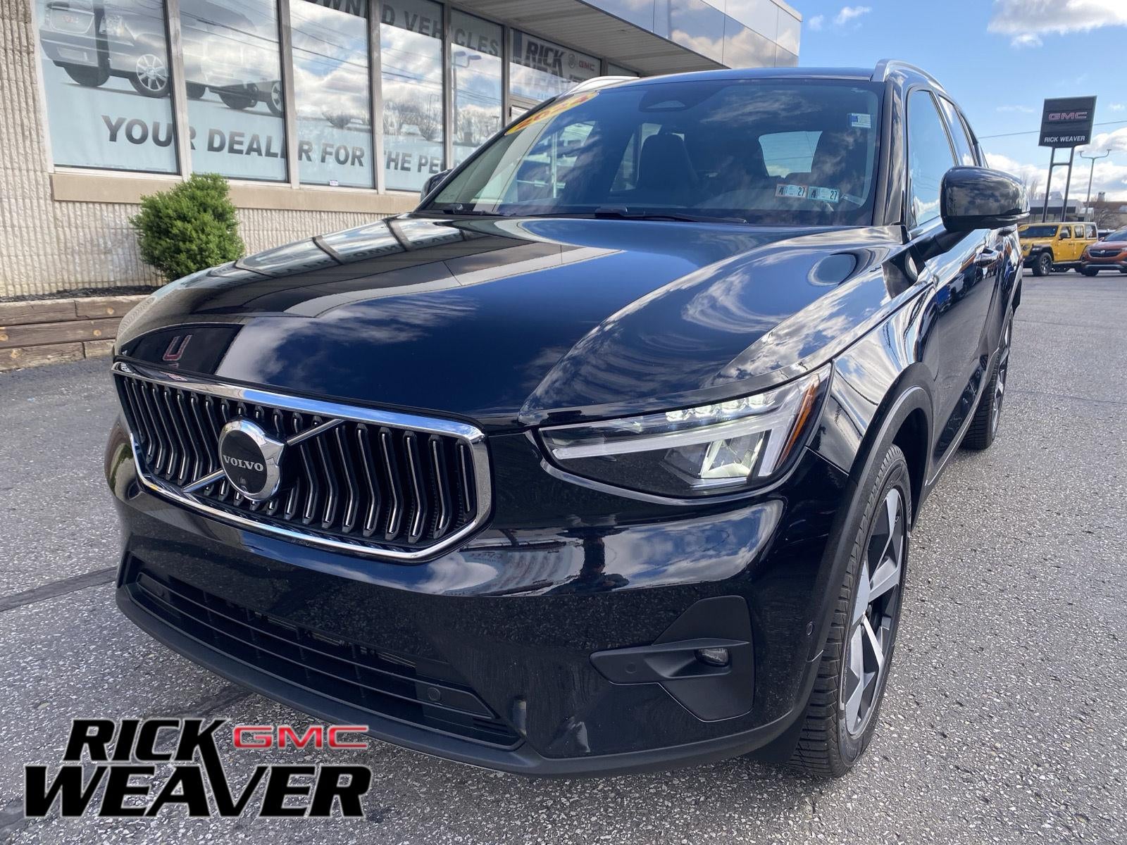 2024 Volvo XC40 Plus Bright Theme