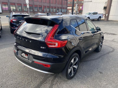 2024 Volvo XC40 Plus Bright Theme
