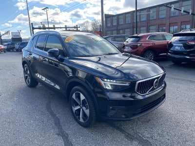 2024 Volvo XC40 Plus Bright Theme