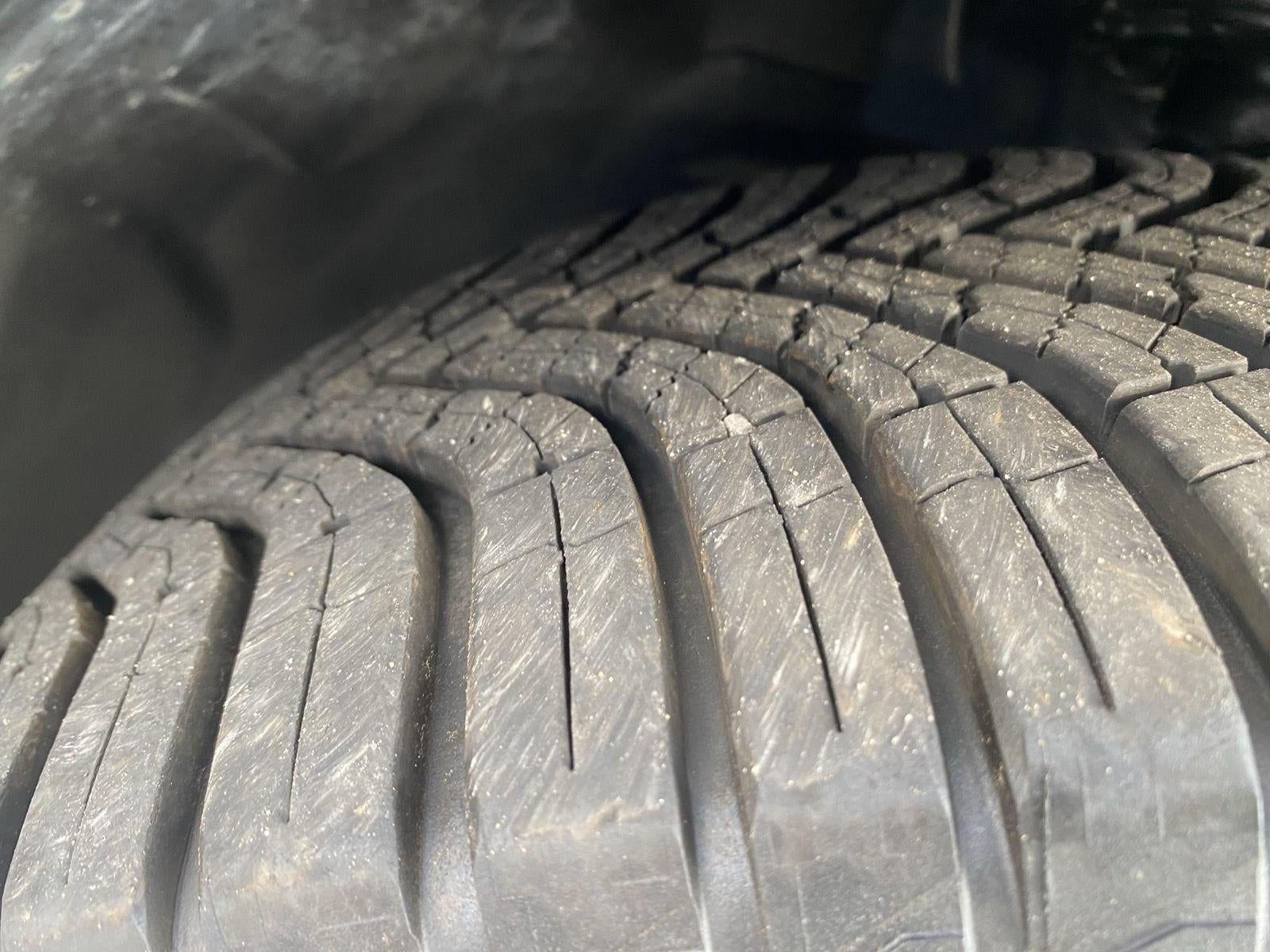 2024 Volvo XC40 Plus Bright Theme