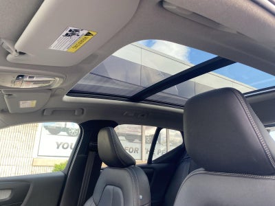 2024 Volvo XC40 Plus Bright Theme