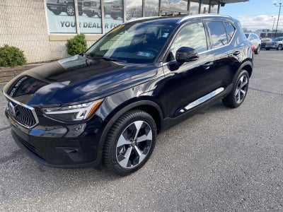 2024 Volvo XC40 Plus Bright Theme